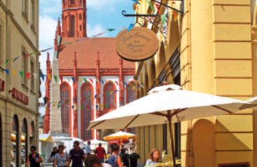 Schustergasse - Blick auf den Würzburger Marktplatz mit Marienkapelle