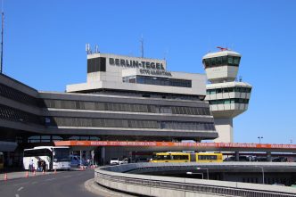 airport-3416447_1280