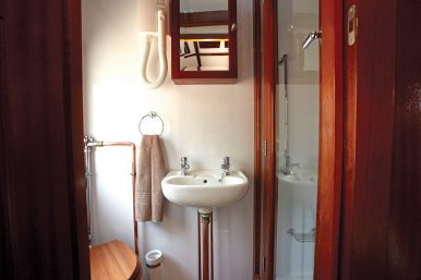 Badezimmer der Kategorie Elefant - (19) - Credit Rovos Rail Tours