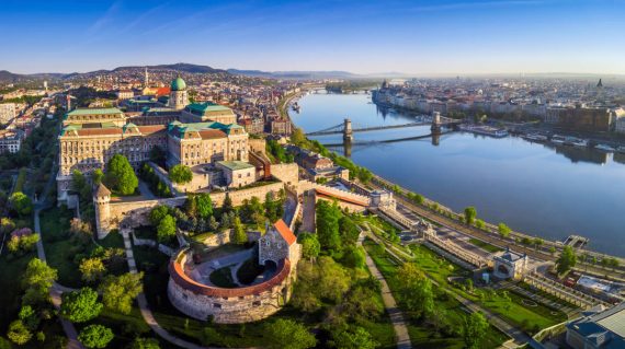 Budapest_shutterstock_1078814498