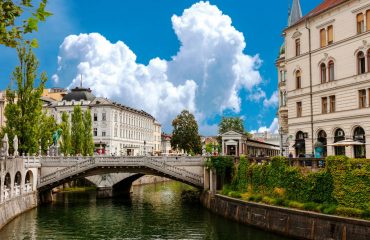 eugene-kuznetsov-yWFnpQ5YYpc-unsplash