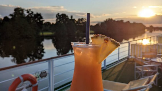 ms-casanova-sonnendeck_54532397028_o